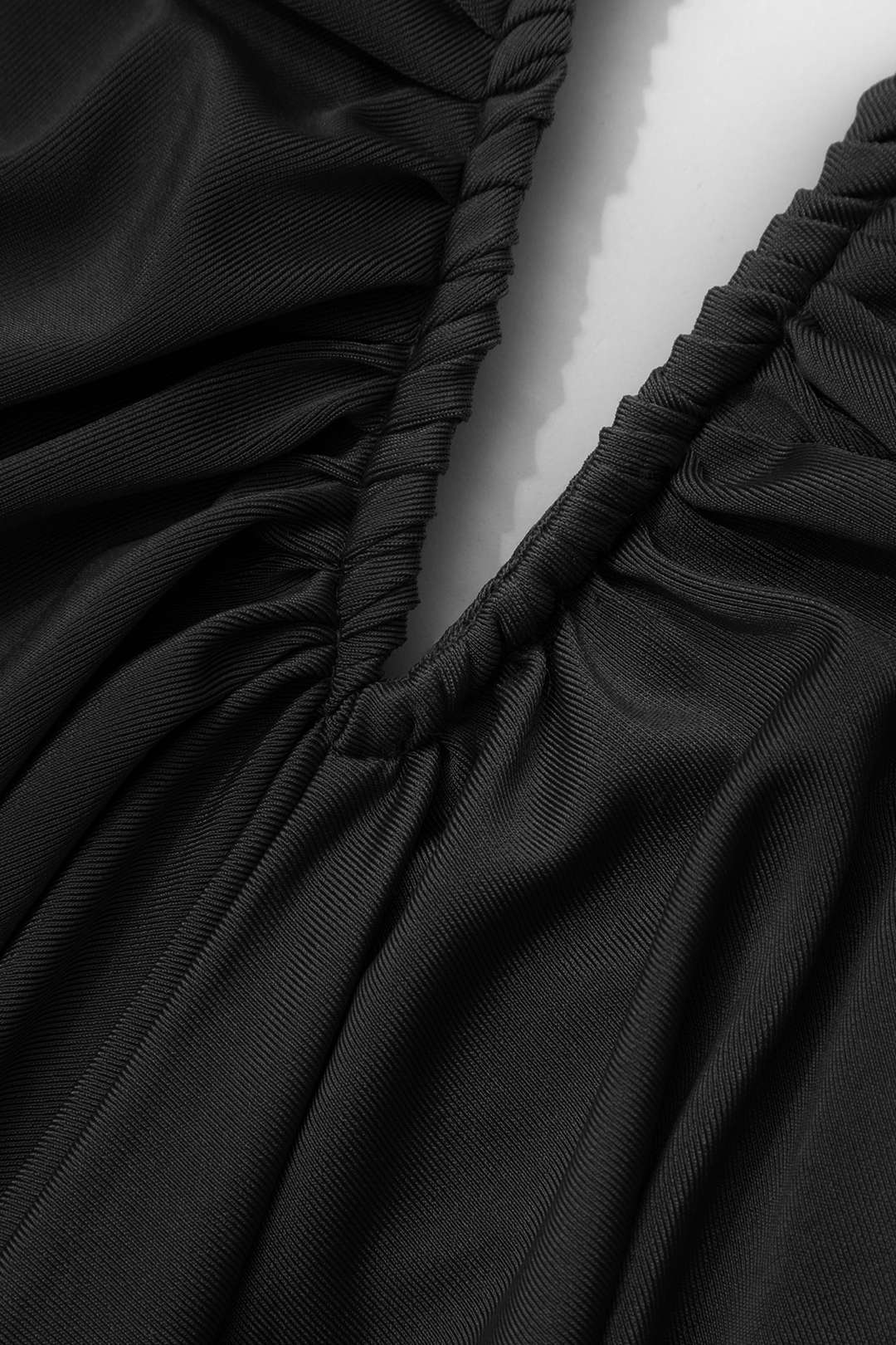 V Yaka Gömlek Ve V Şekilli Bel Kesimli Maxi Etek Seti