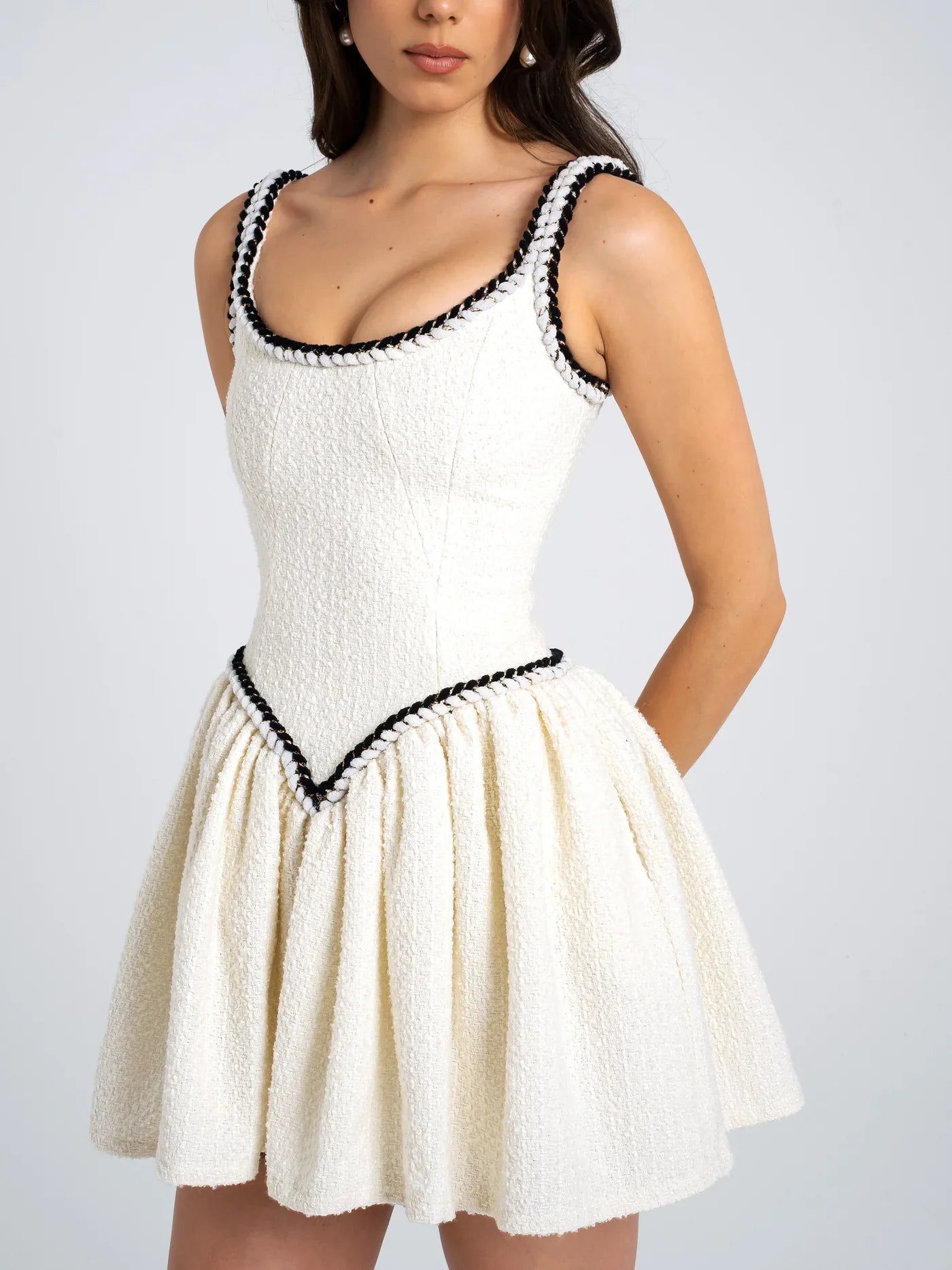 Olyssa Kontrast Bağlama Detaylı Pliseli Tweed Kısa Elbise