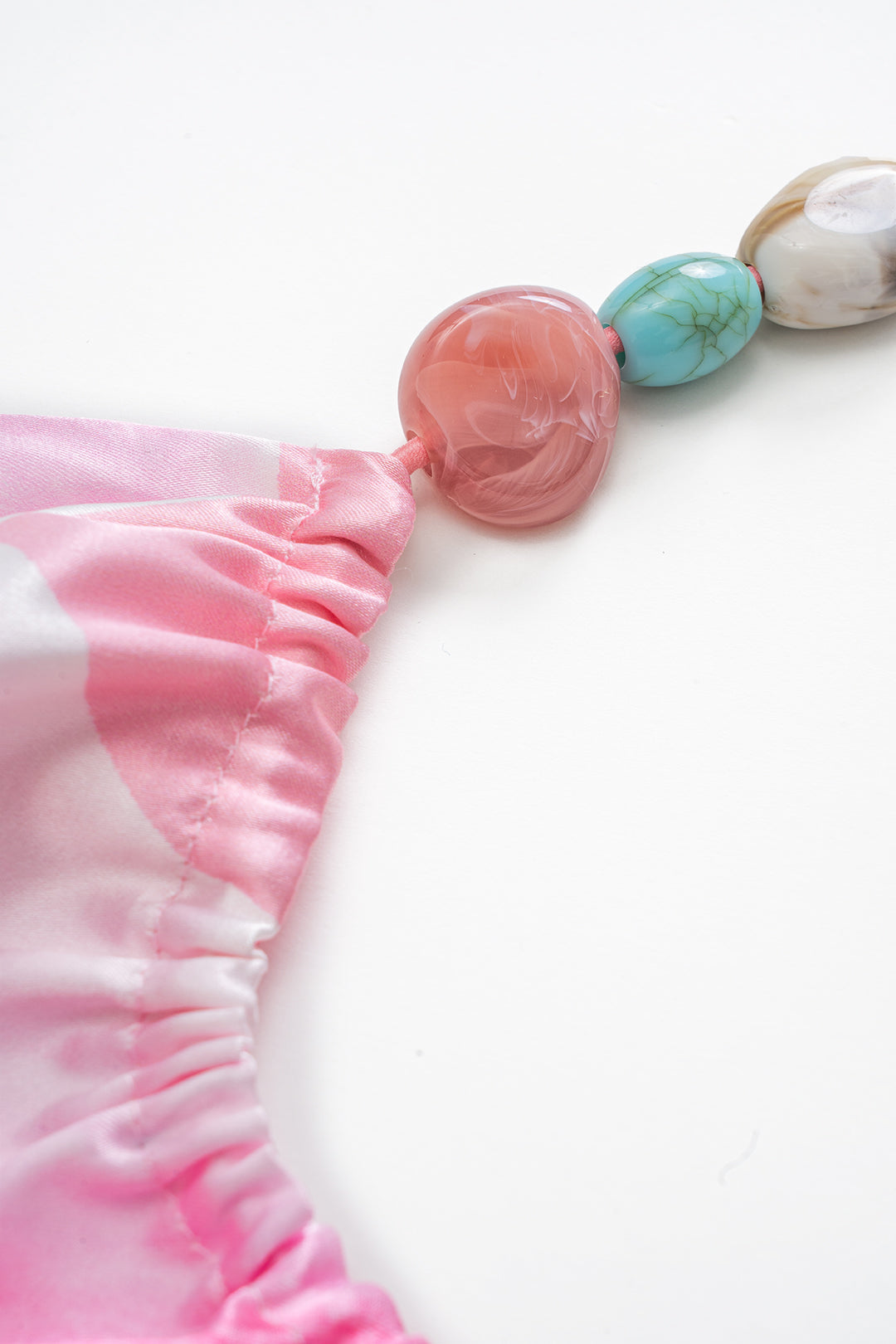 Çiçek Desenli Saten Bağlamalı Sırt Dekolteli Atlet Üst