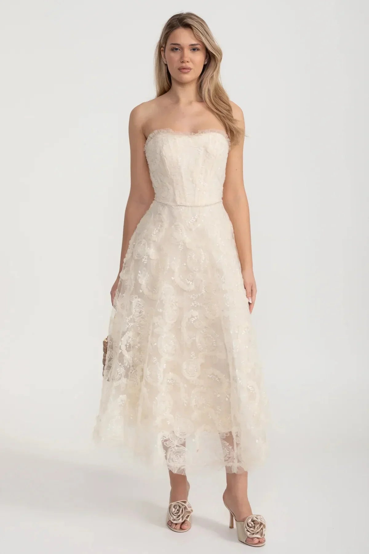 Olyssa Gövdesi Gömme ve Çiçek Motifli Straplez Dantel Elbise - Ivoire