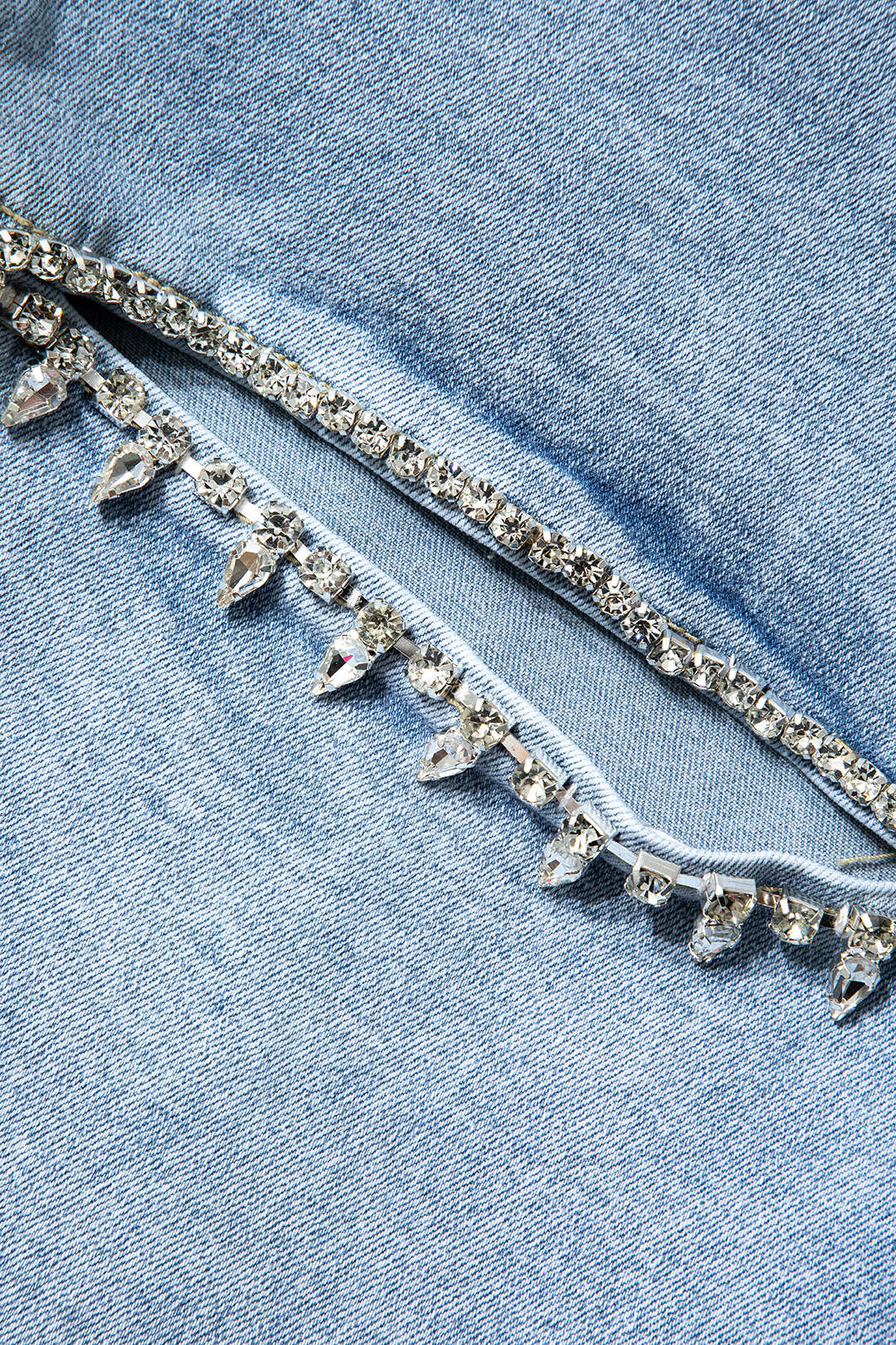 Taş İşlemeli Kesik Kesim Düz Paça Kot Pantolon