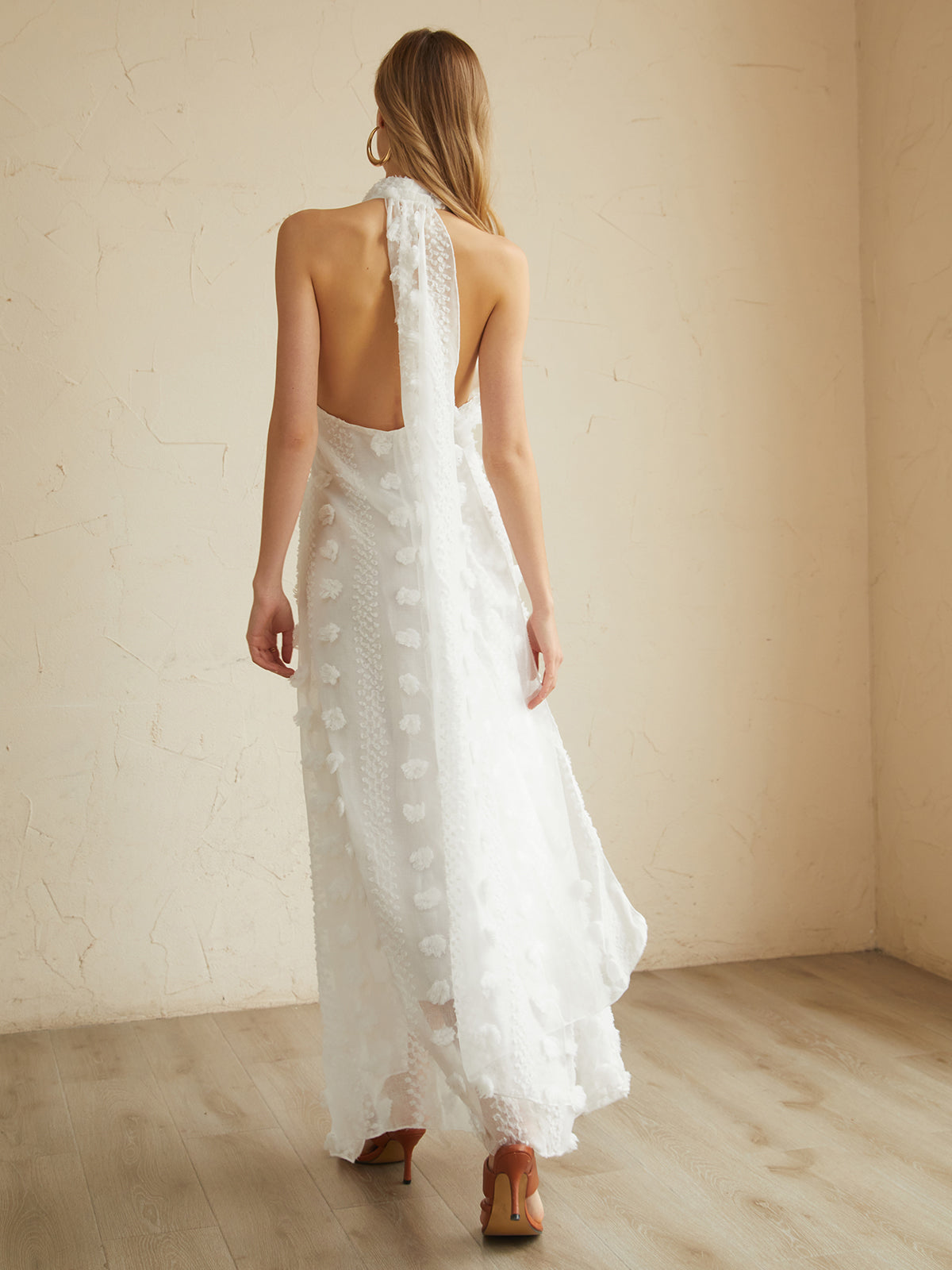 Olyssa Rozetli Boyundan Bağlamalı Uzun Elbise