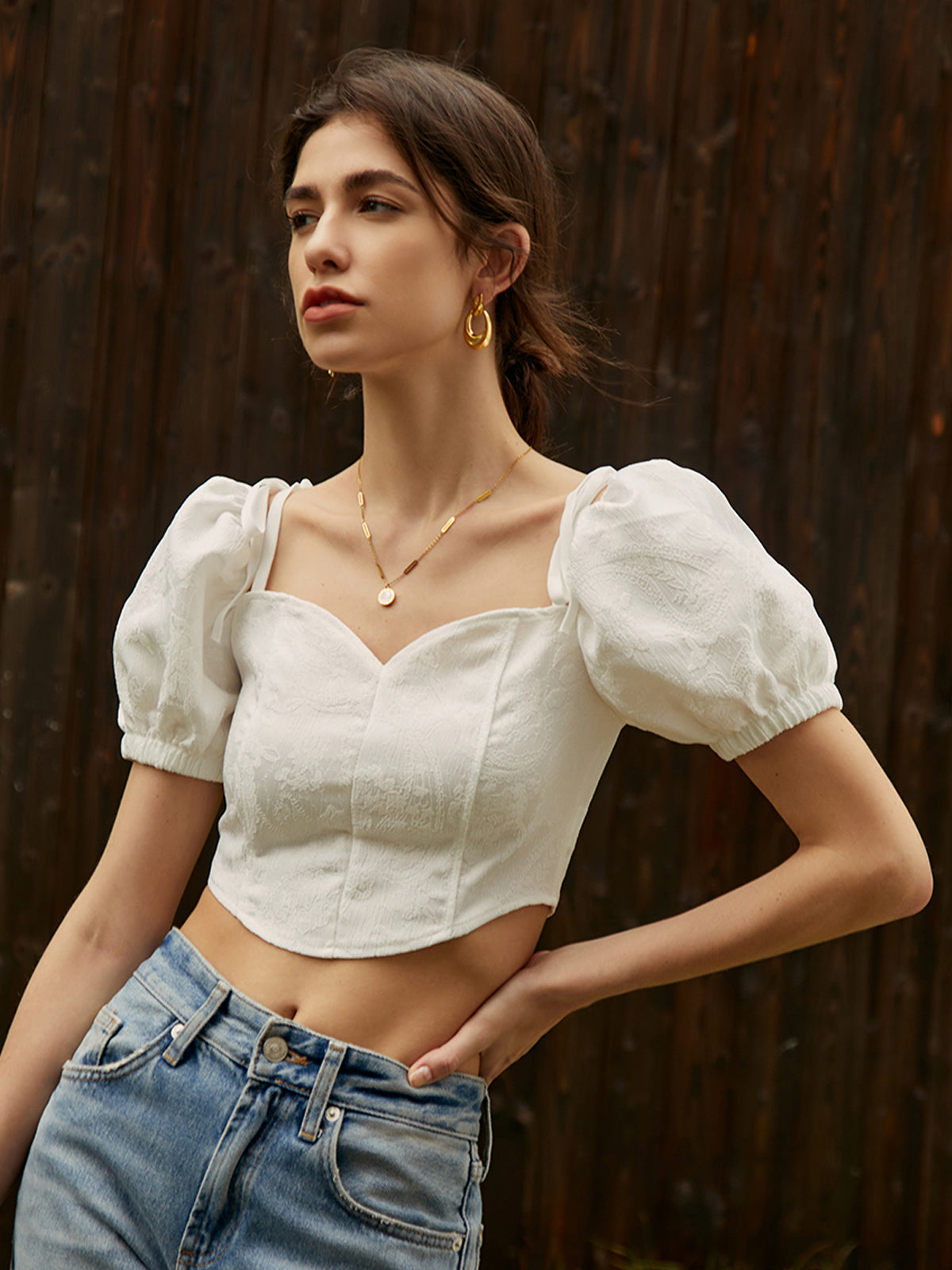 Kalp Yaka Arkasız Kısa Üst