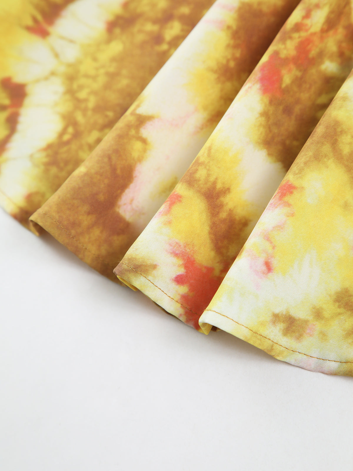 Olyssa Tropikal Desenli Halter Sırtı Açık Kısa Elbise