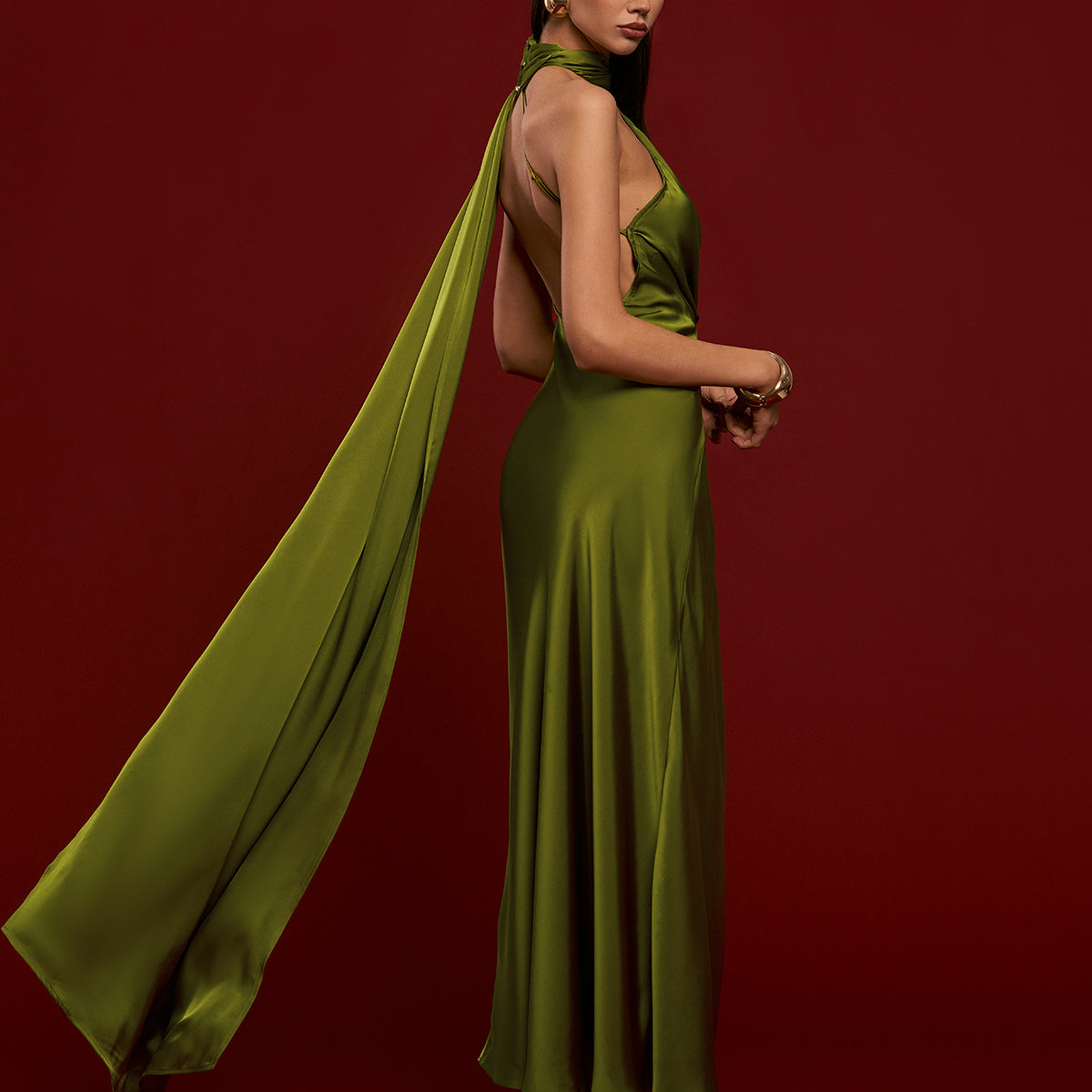 Asimetrik Sırt Dekolteli Saten Abiye Elbise