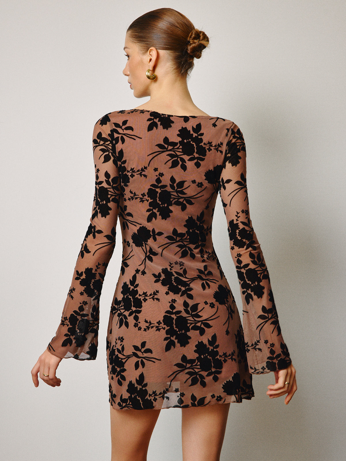 Olyssa Yarı Şeffaf Flok Çiçekli Kısa Elbise