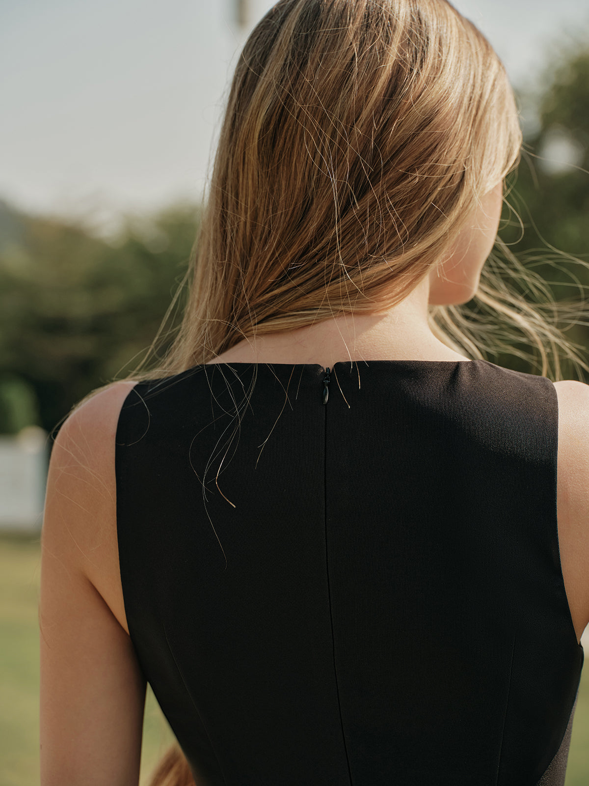 Olyssa Şık Kolsuz Volanlı Kısa Elbise Düğme Detaylı