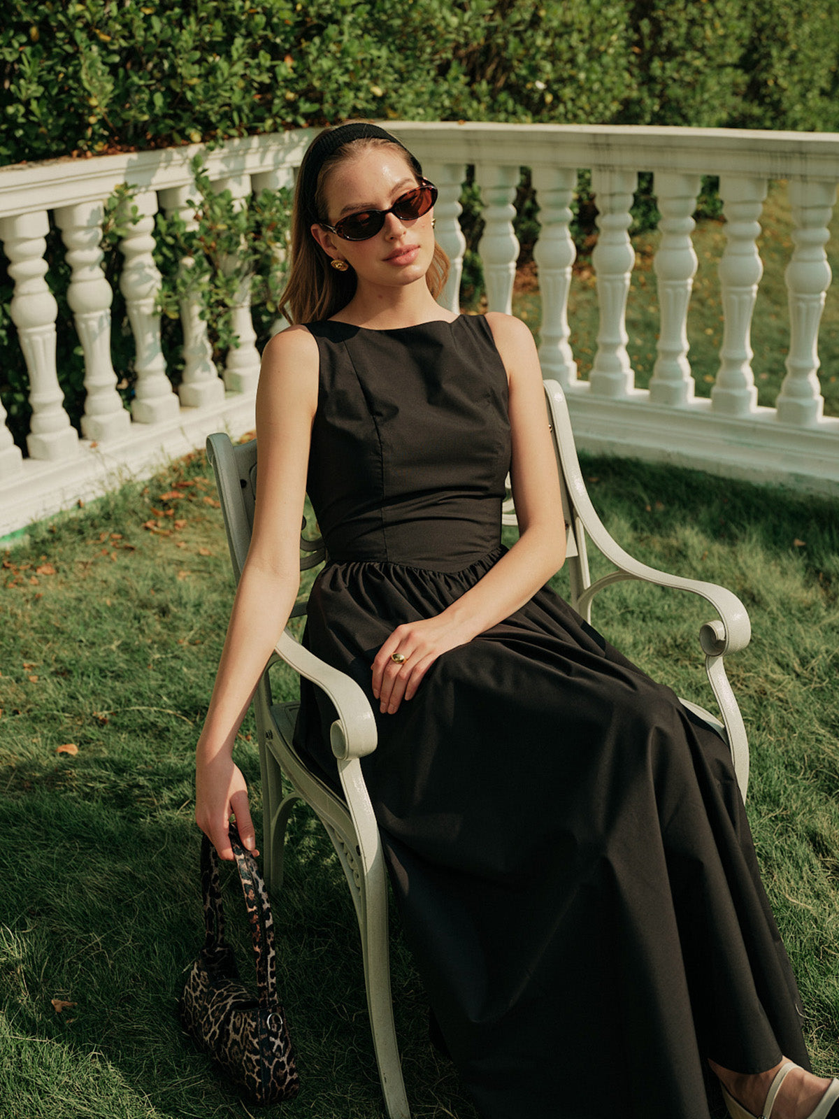 Olyssa Şık Kolsuz Sırt Açık Plise Maxi Elbise