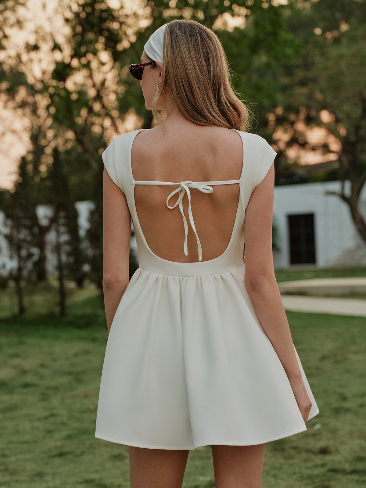 Olyssa Şık Arka Bağlama Fırfırlı Elbise