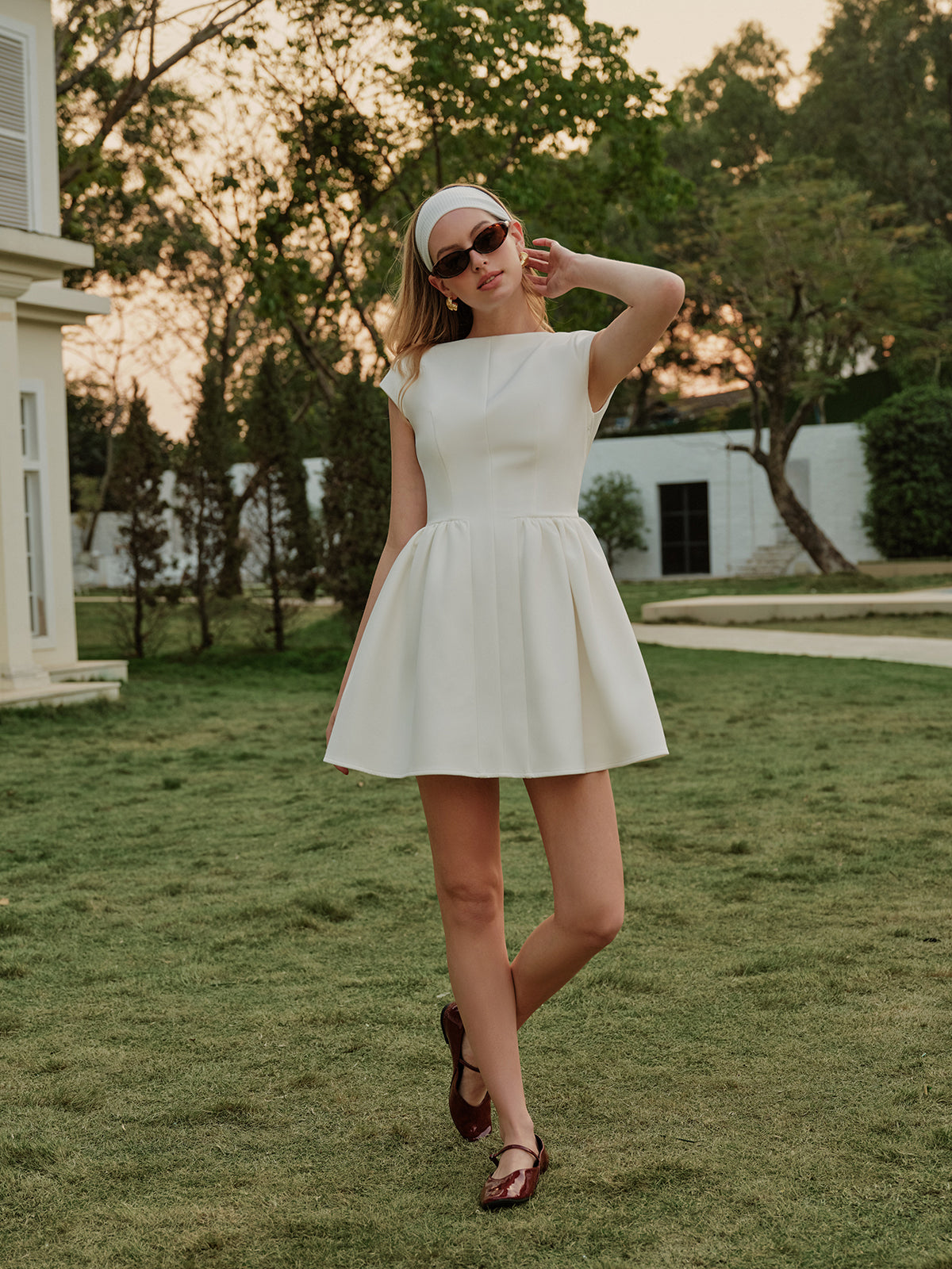 Olyssa Şık Arka Bağlama Fırfırlı Elbise