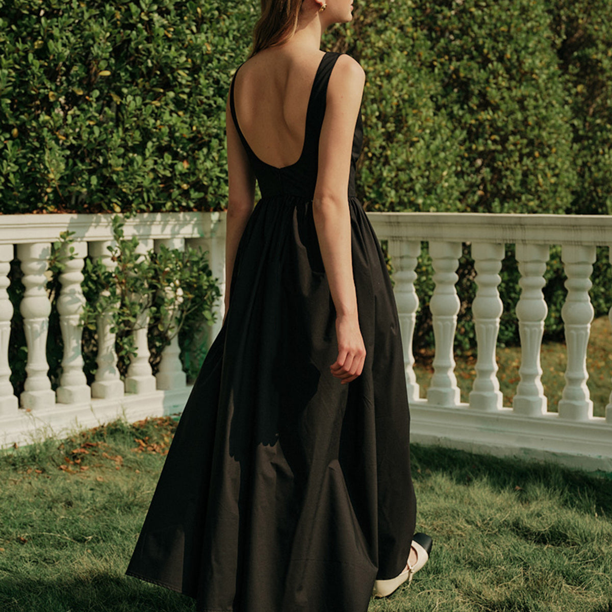 Olyssa Şık Kolsuz Sırt Açık Plise Maxi Elbise