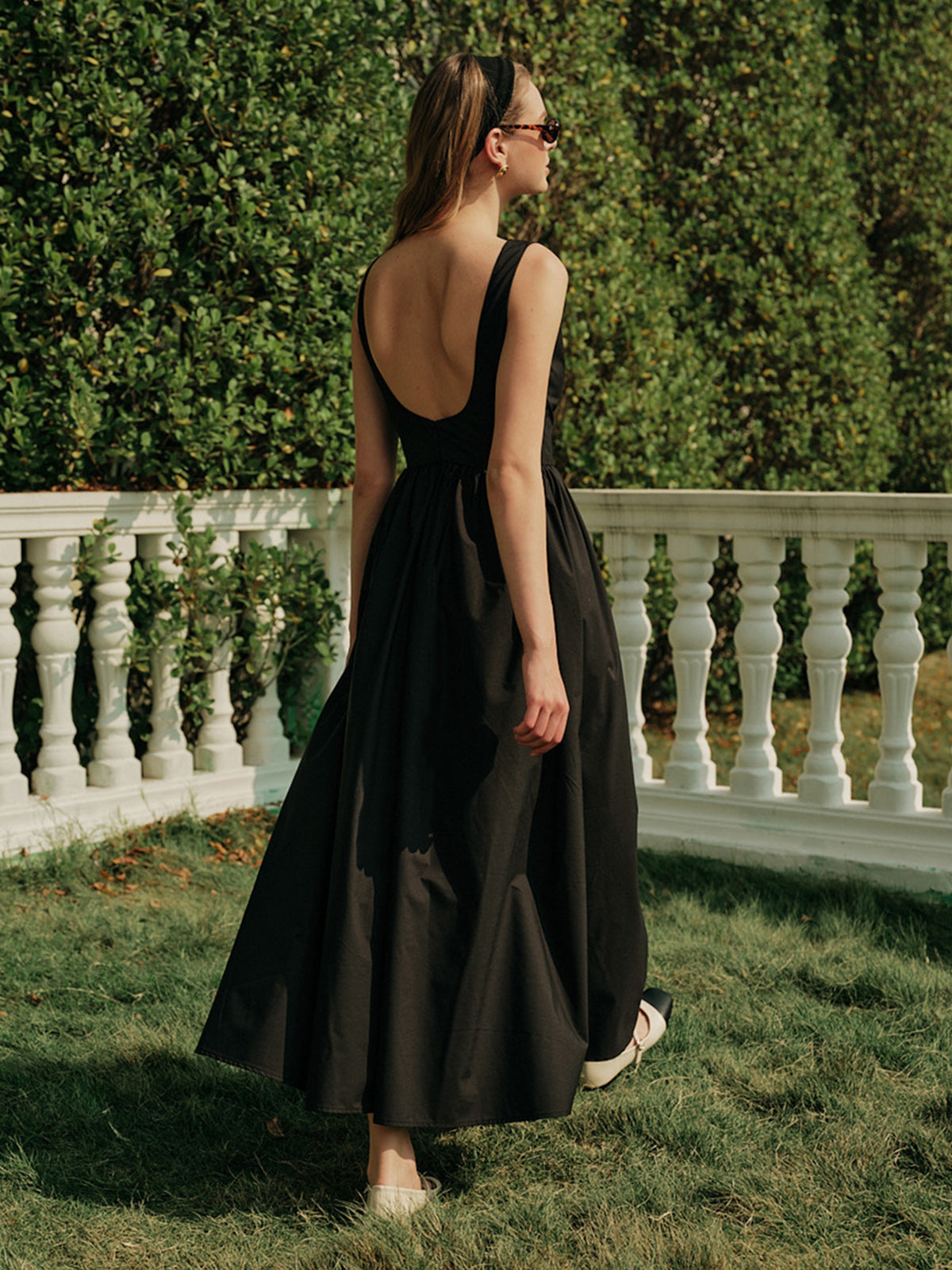 Olyssa Şık Kolsuz Sırt Açık Plise Maxi Elbise