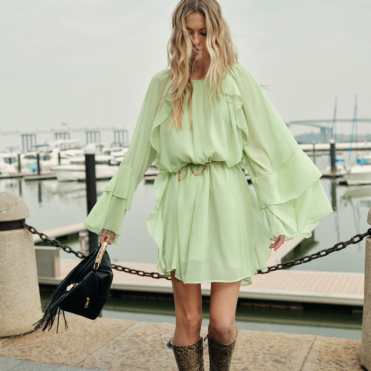 Şık Volan Kollu Şifon Elbise - Kemer Gerekmez!