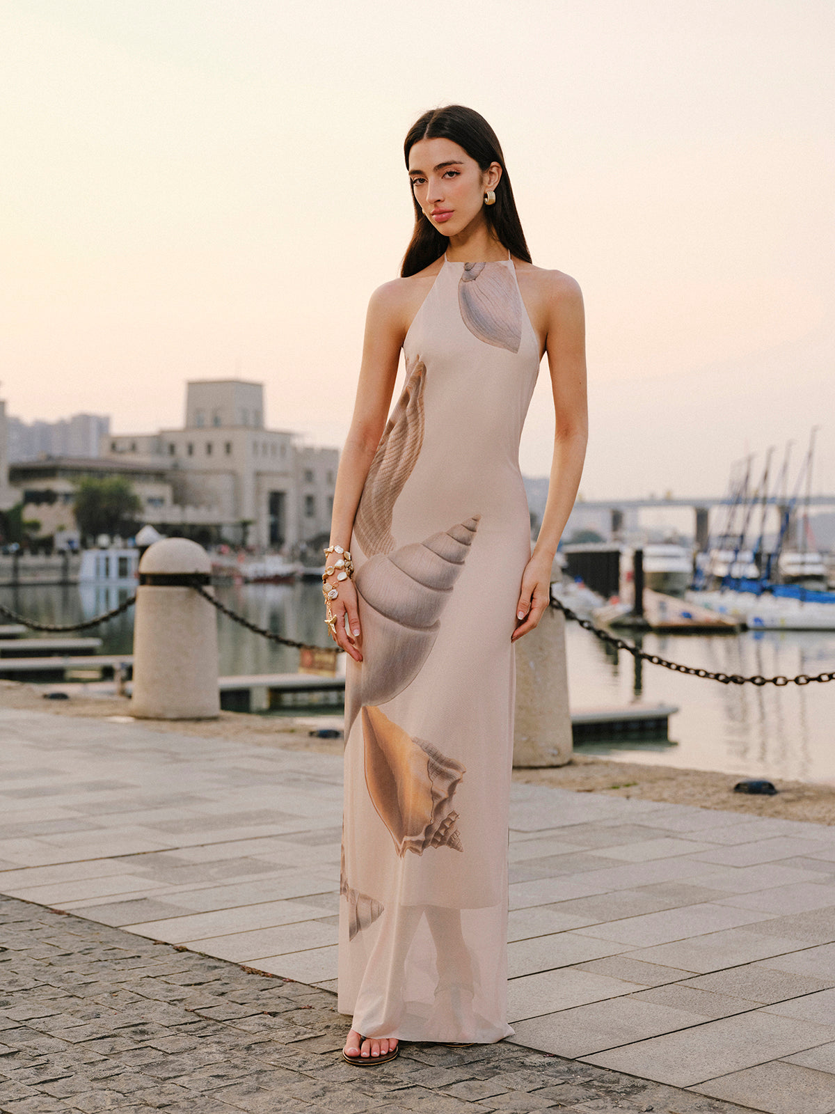 Şık Sırt Açık Halter Yaka File Elbise