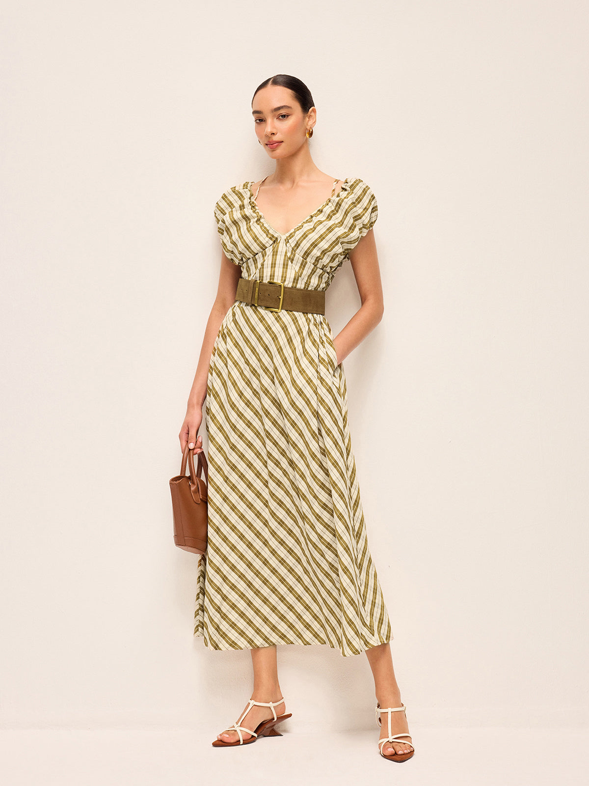 Kareli Elbise Kalp Yaka ve Balon Kollu, Bel Bağcıksız