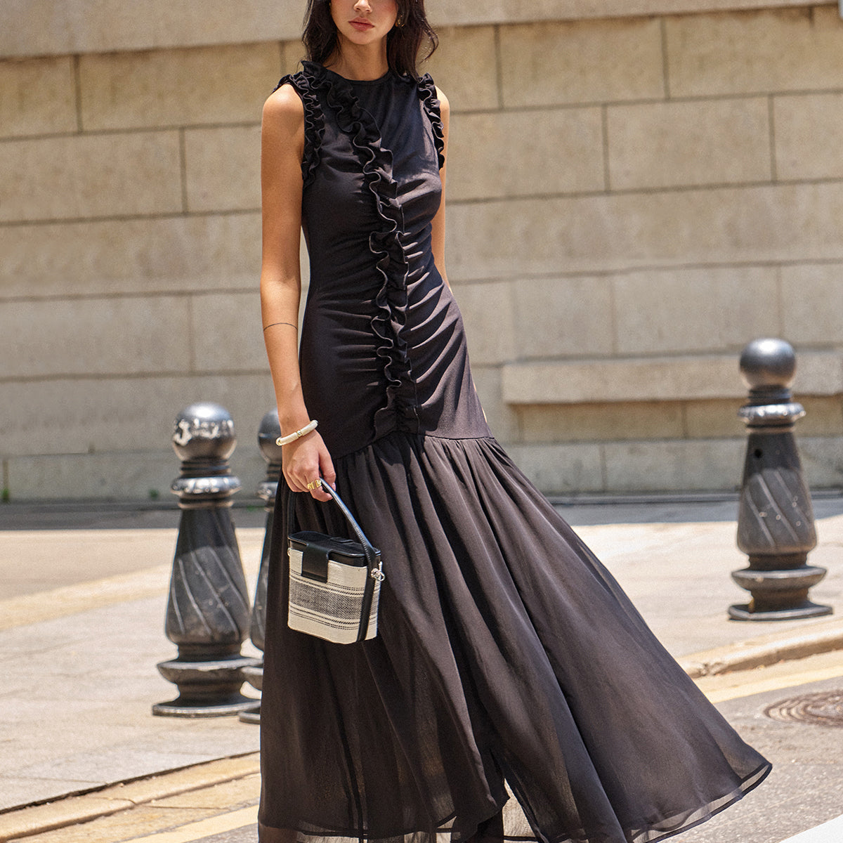 Volan Detaylı Sıklaştırmalı Maxi Elbise