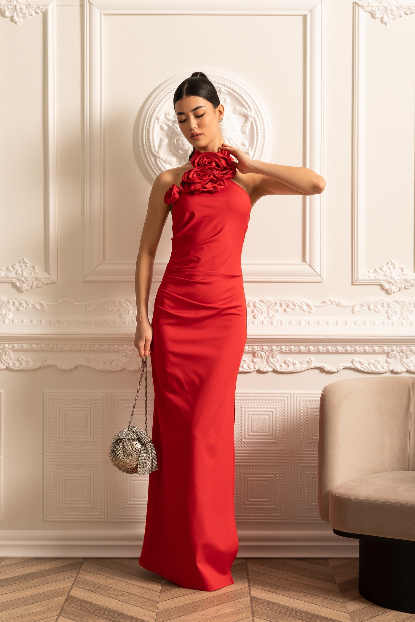 Olyssa 3 Boyutlu Güllü ve Yandan Yırtmaçlı Elbise - Kırmızı