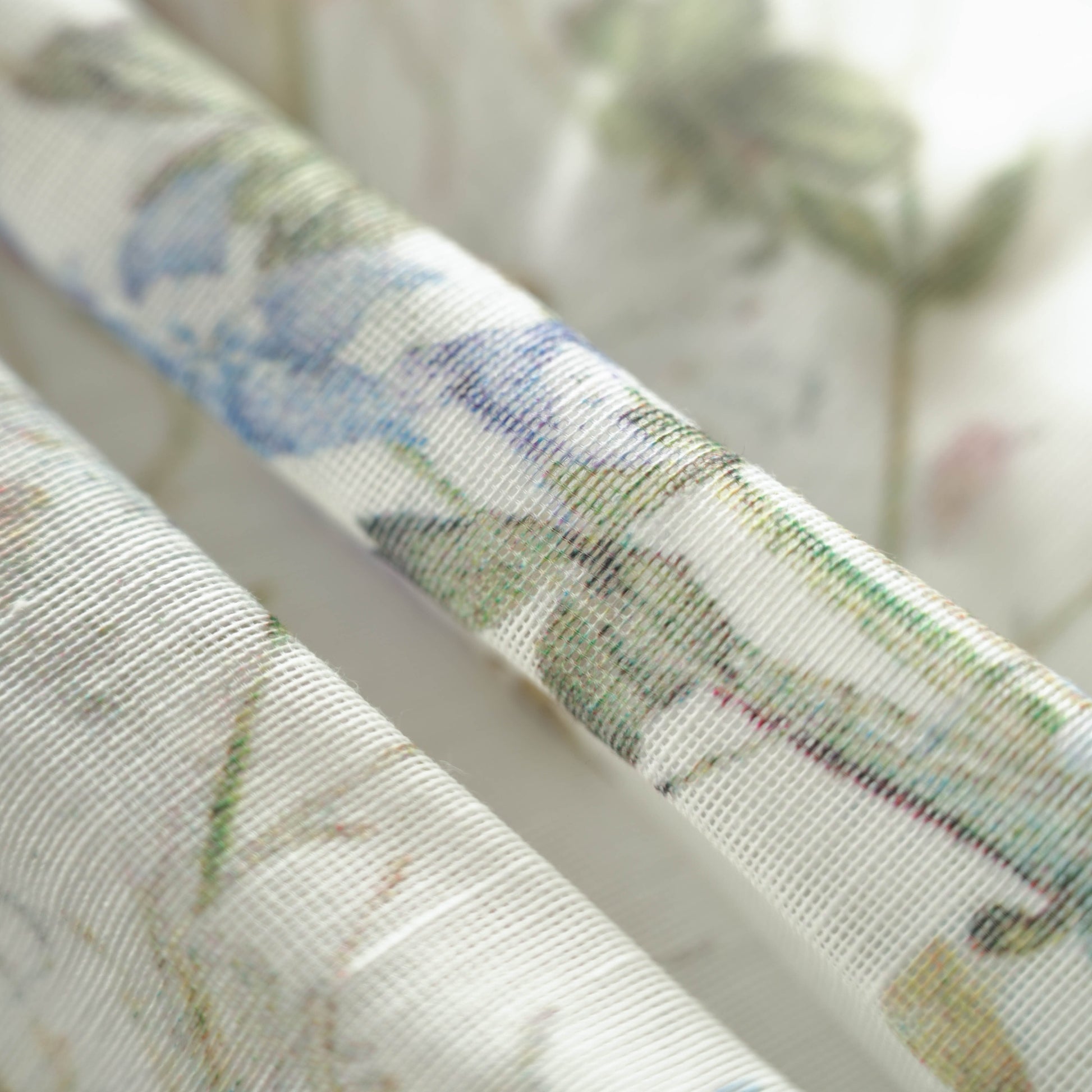 Olyssa Dantelli Bedene Sahip Çiçek İşlemeli Midi Elbise