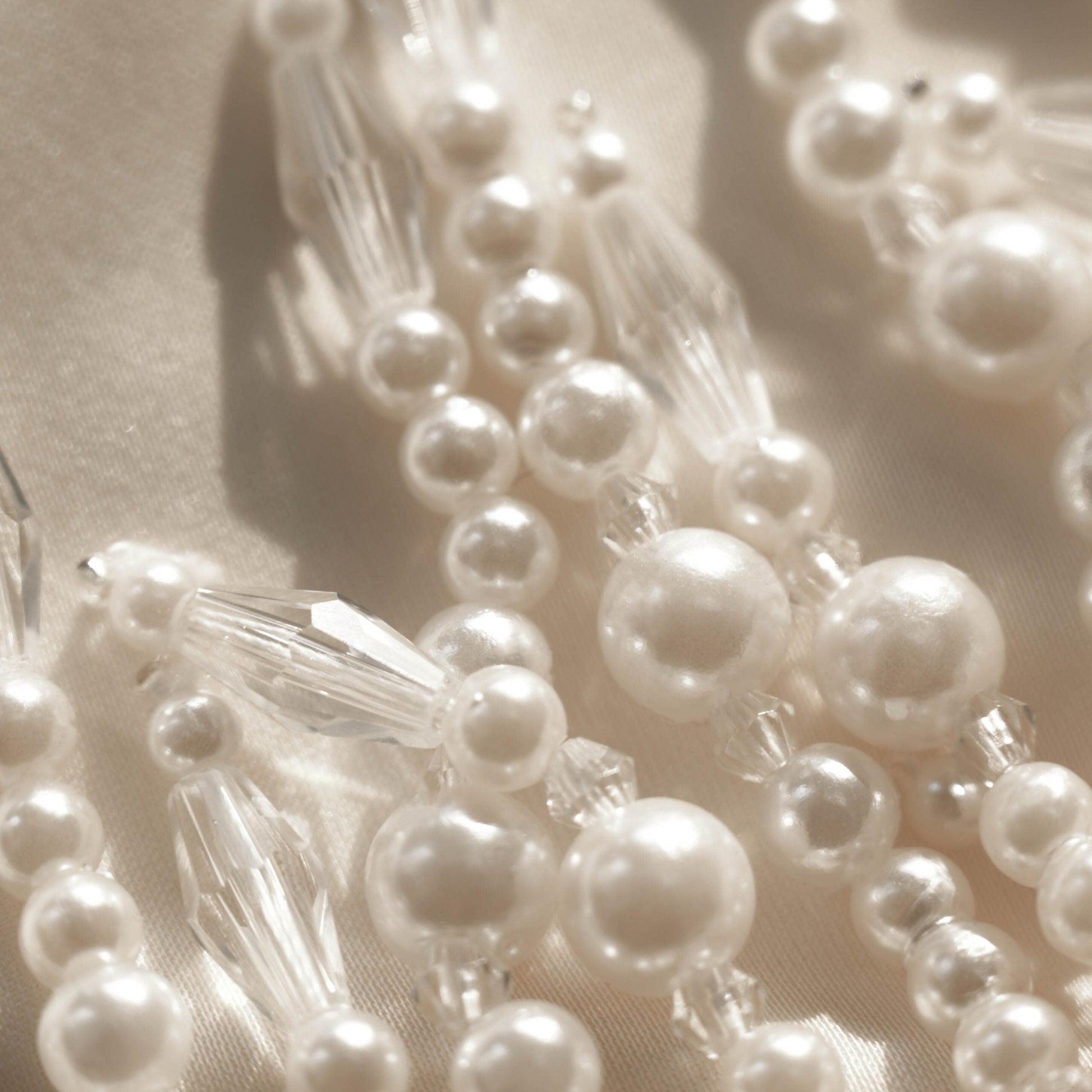 Olyssa İnci Saçaklı Fildişi Omuzları Açık Midi Elbise