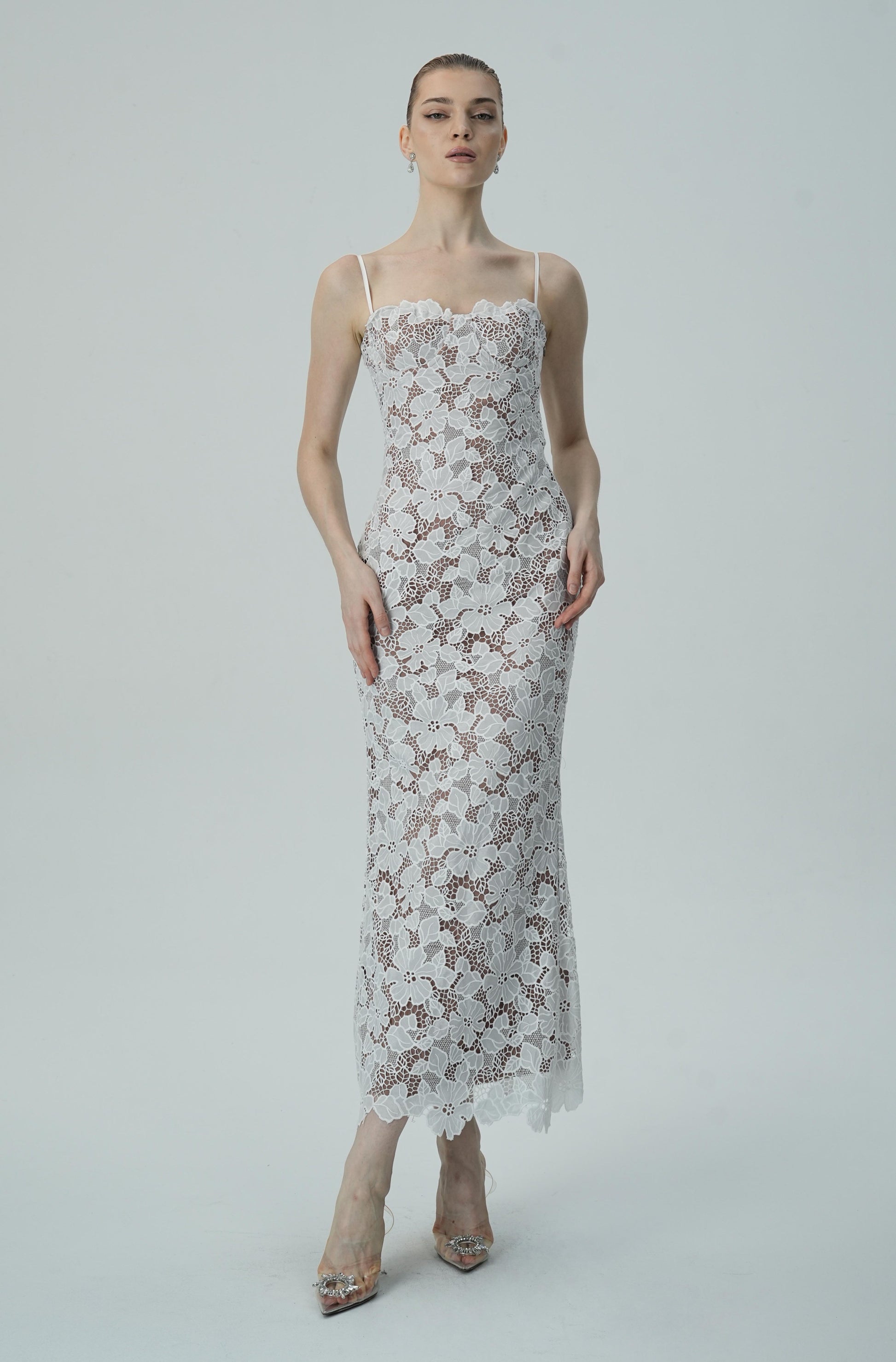 Olyssa Beyaz Çiçekli Dantel Spagetti Askılı Elbise