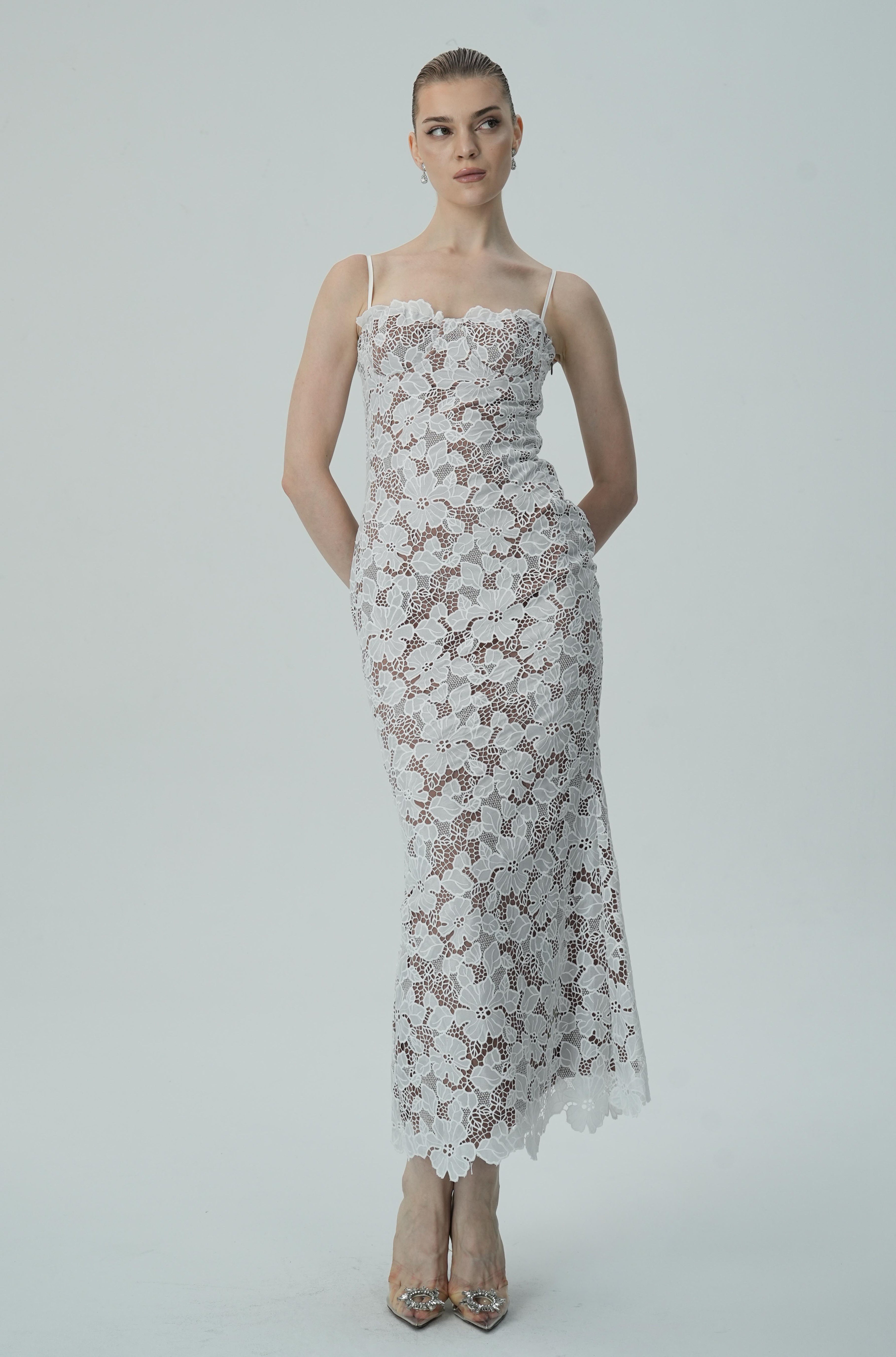 Olyssa Beyaz Çiçekli Dantel Spagetti Askılı Elbise