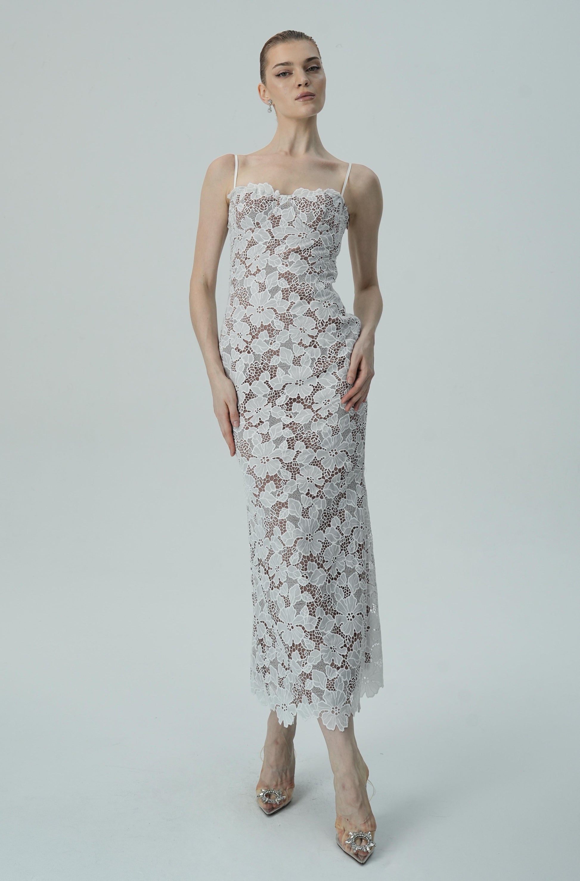 Olyssa Beyaz Çiçekli Dantel Spagetti Askılı Elbise