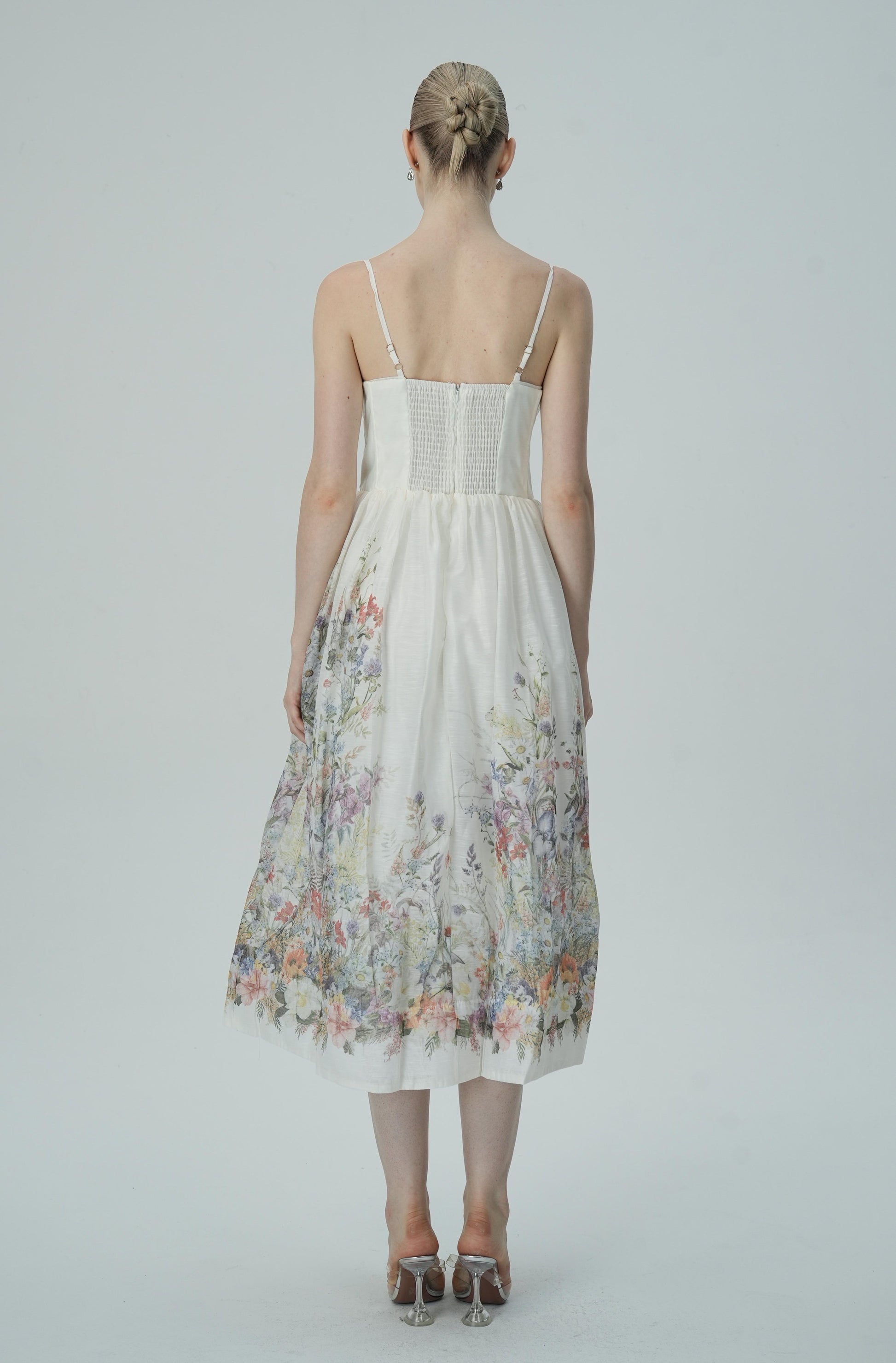 Olyssa Dantelli Bedene Sahip Çiçek İşlemeli Midi Elbise