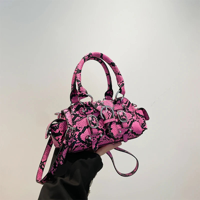 Urban Chic Tokalı Mini Çanta
