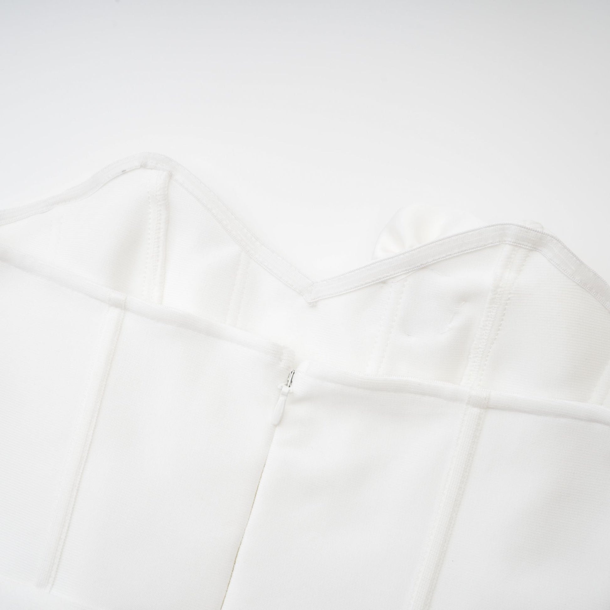 Olyssa Geneviève Omuzları Açık Çiçekli Elbise