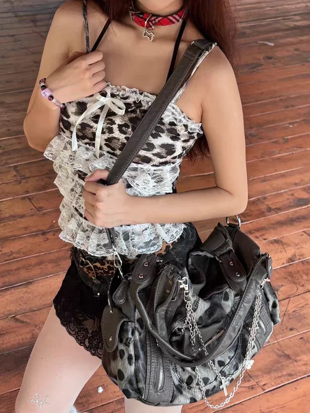 Gri Leopar Desenli Zincir Detaylı Omuz Çantası