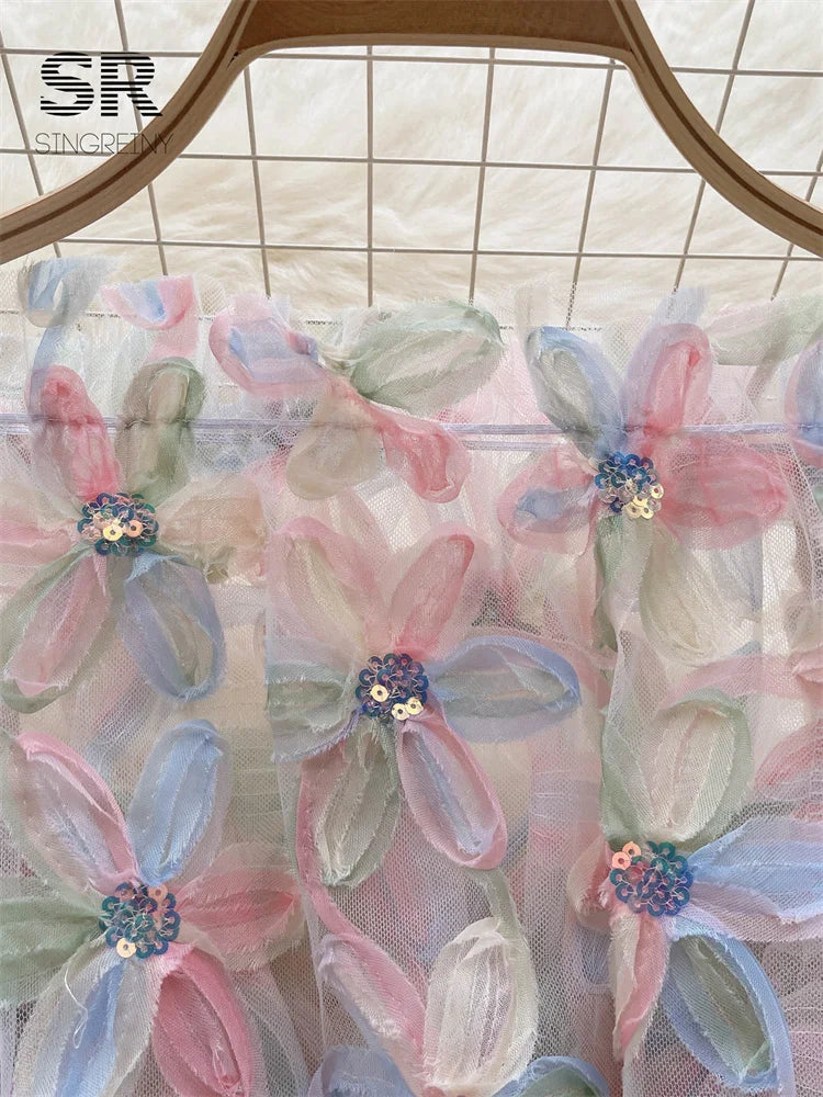 Çiçekli Pullu Kayık Yaka Bluz