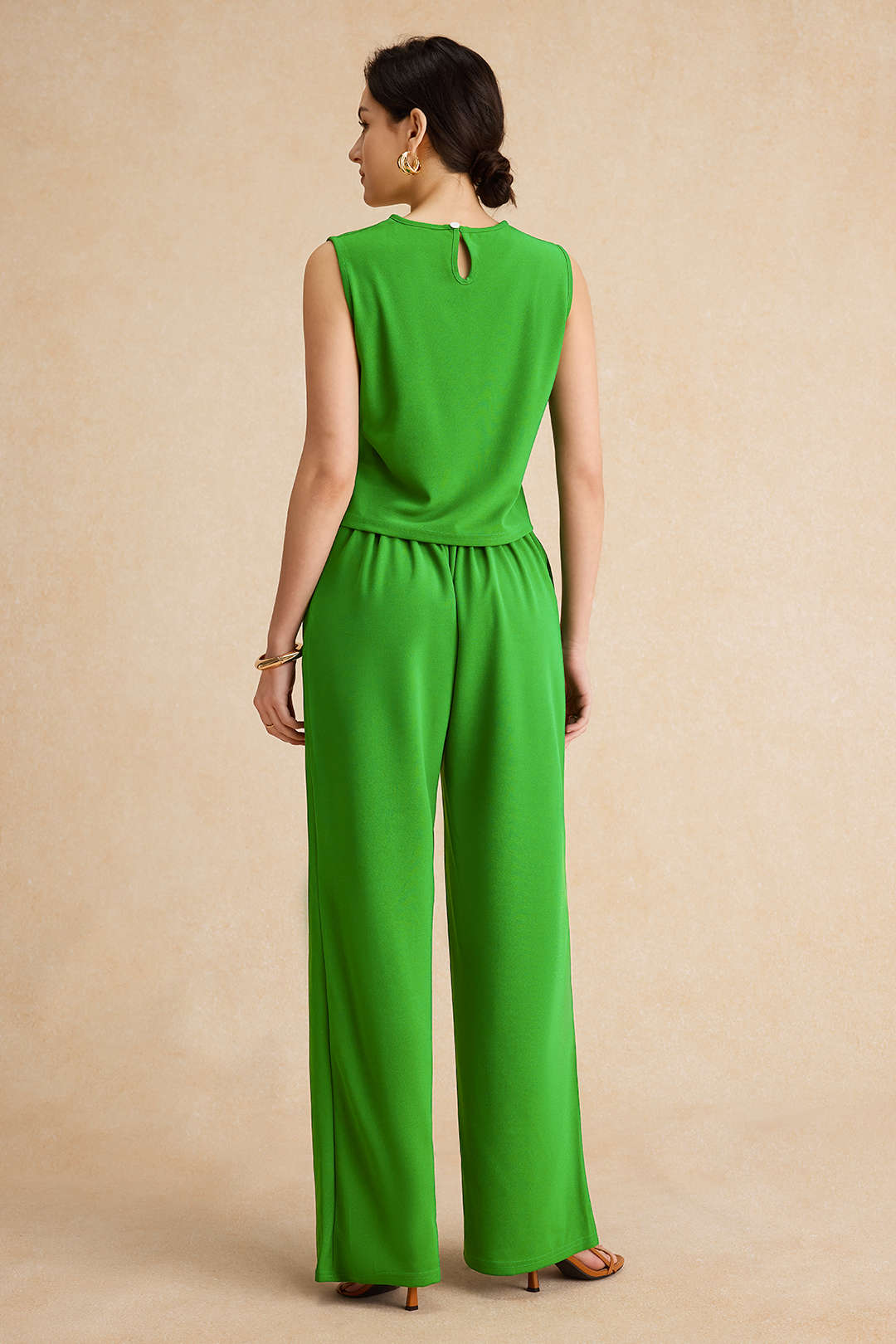 Basic Düz Kolsuz Bluz ve Düz Paça Pantolon Takımı