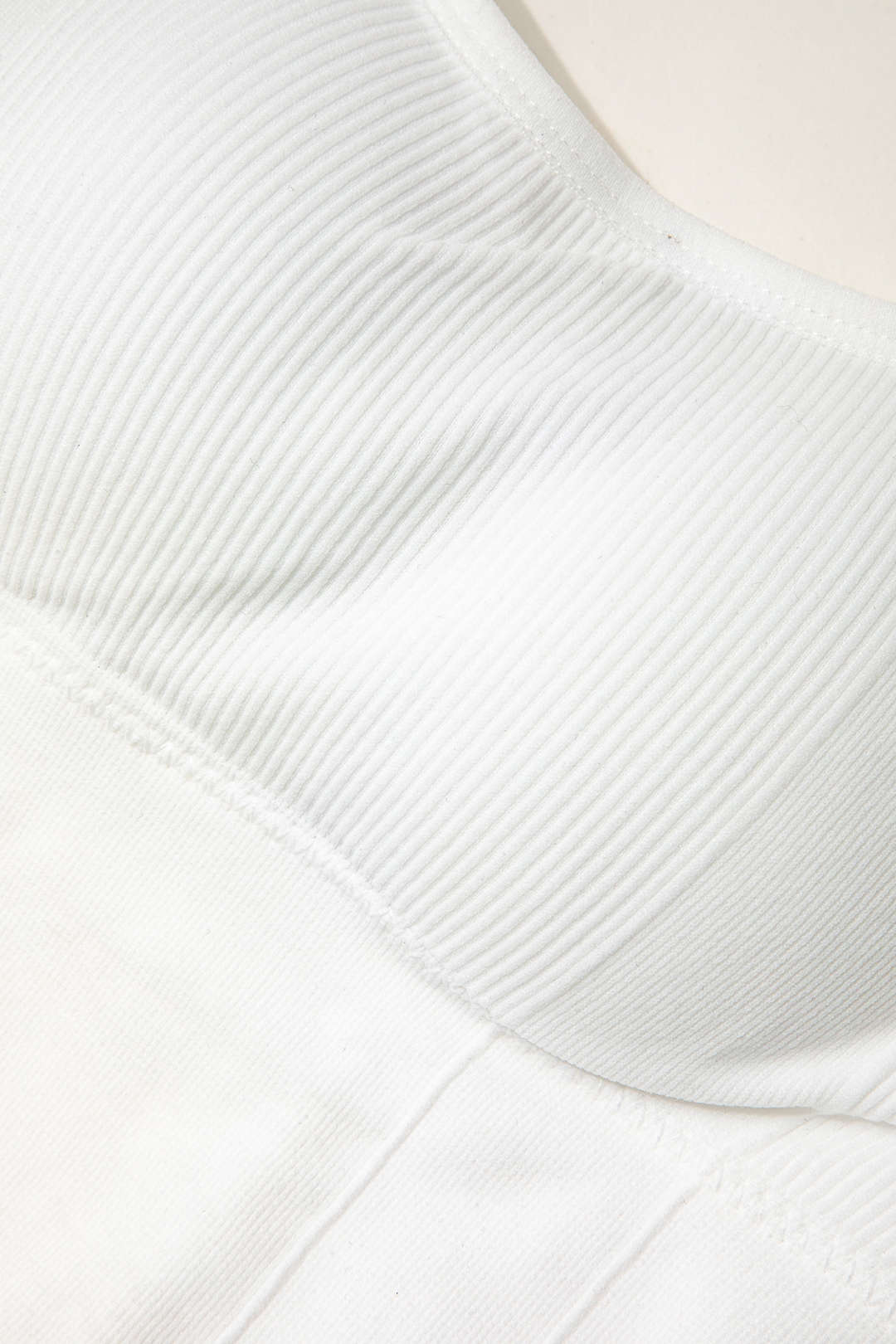 Düz Dokulu Arkası Açık Askılı Bluz