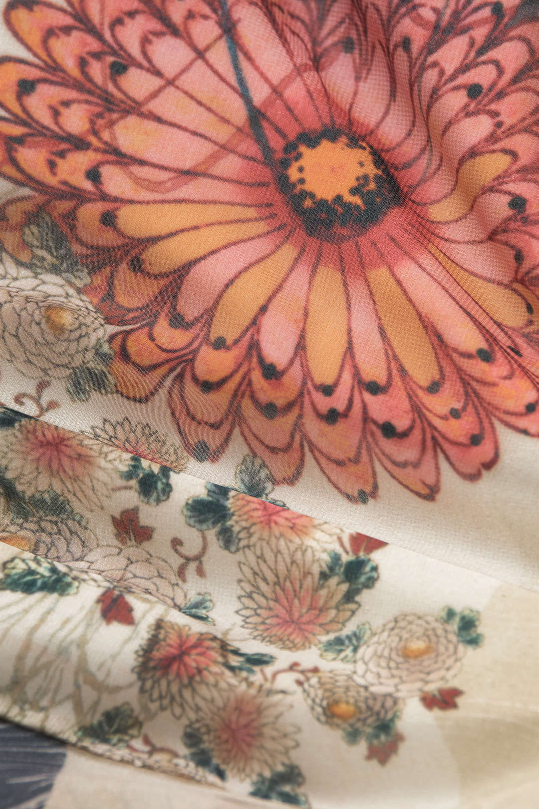 Retro Çiçek Desenli Sırtı Açık Atlet Üst Desen Farklılık Gösterebilir