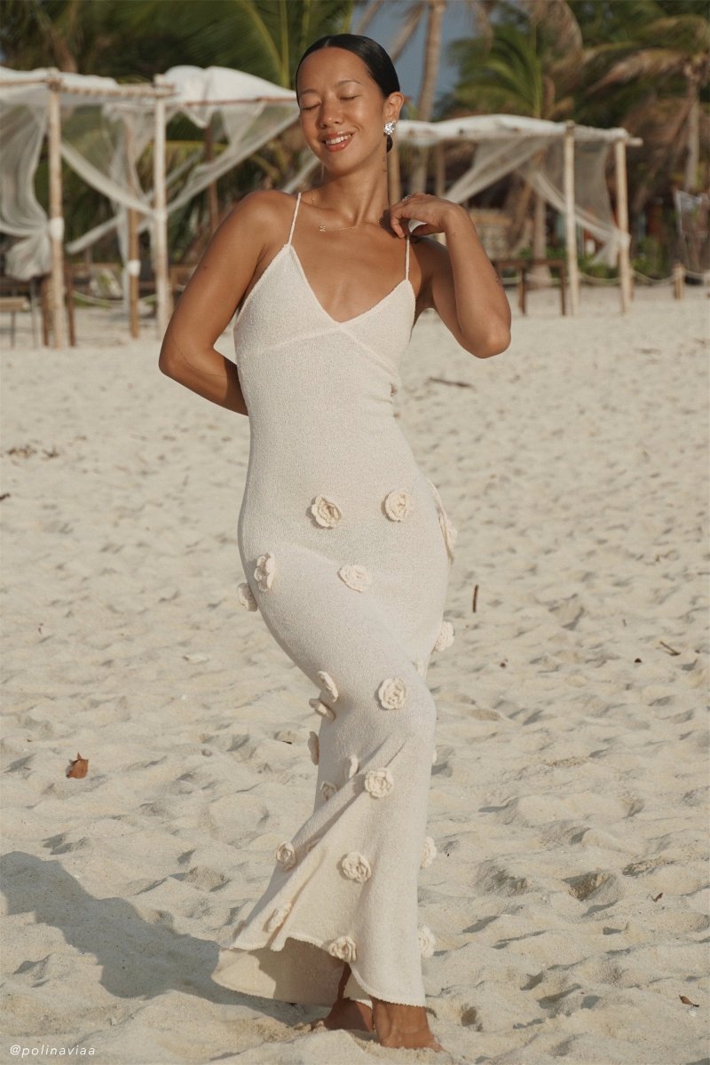 Olyssa Edwina V yakalı Örme Çiçekli Uzun Elbise