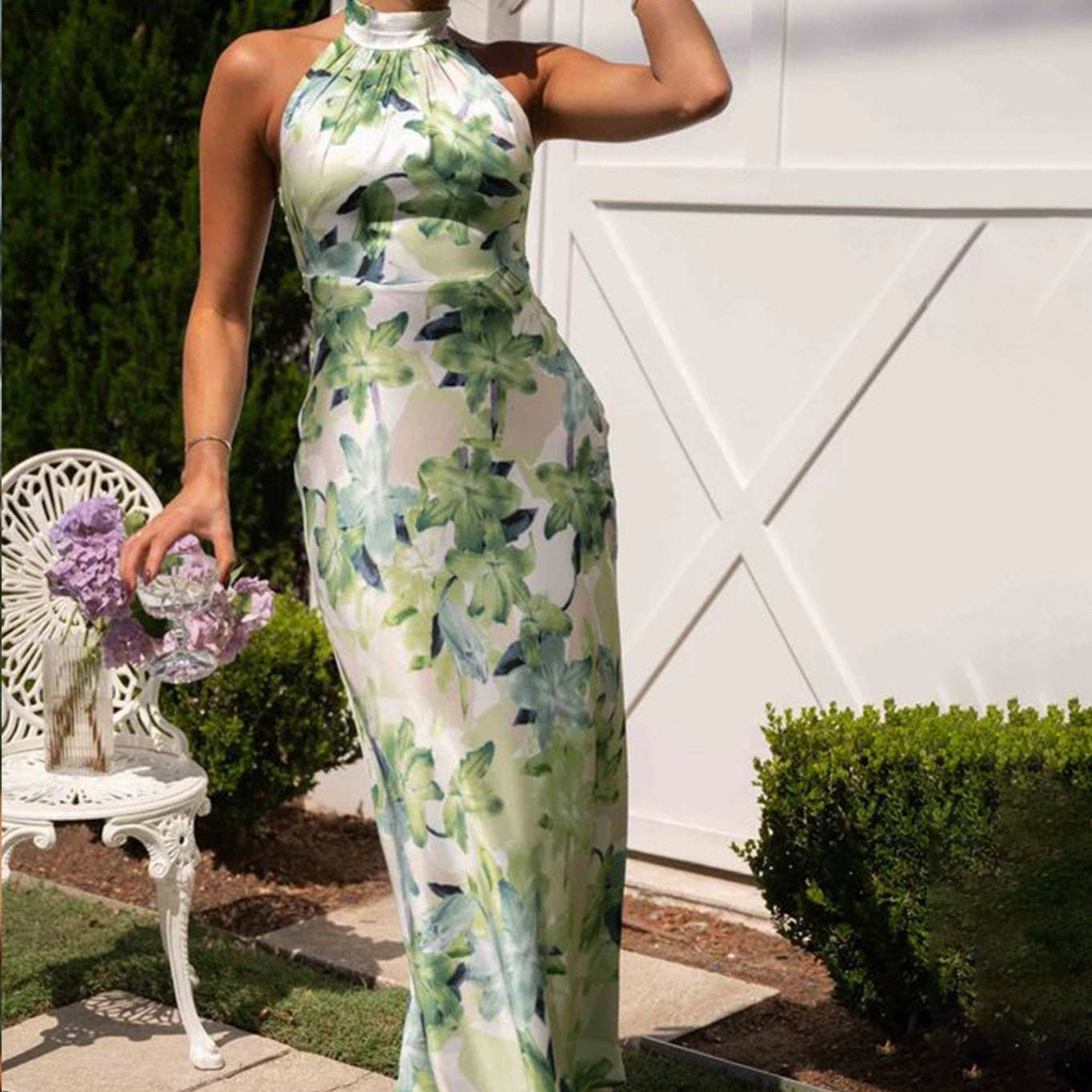 Gill Baskılı Halter Yaka Sırtı Açık Saten Midi Elbise